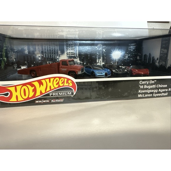 2022 DIORAMA HOT WHEELS PREMIUM SET OF 4,BUGATTI,KOENIGSEGG,McLAREN - Picture 1 of 6